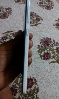 White HTC Desire 820Q