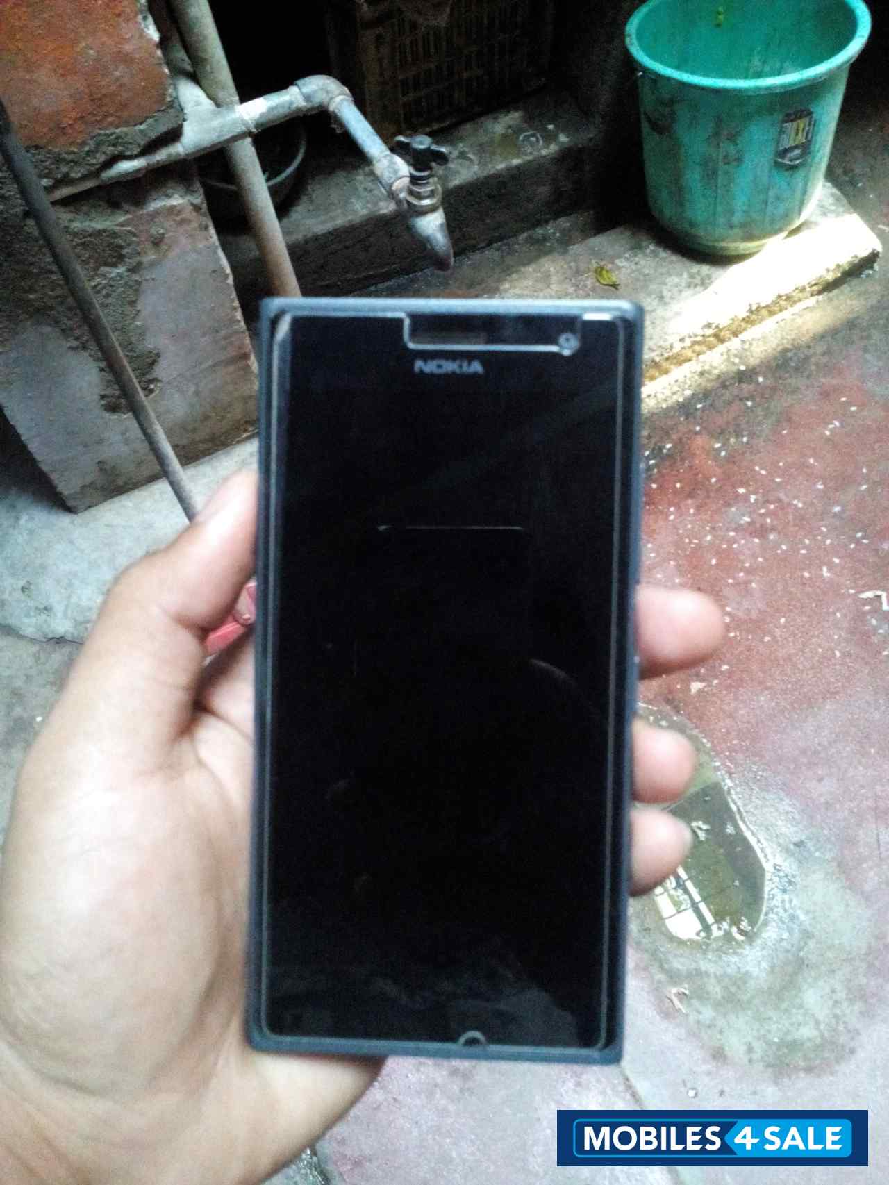 Grey Nokia  lumia 730