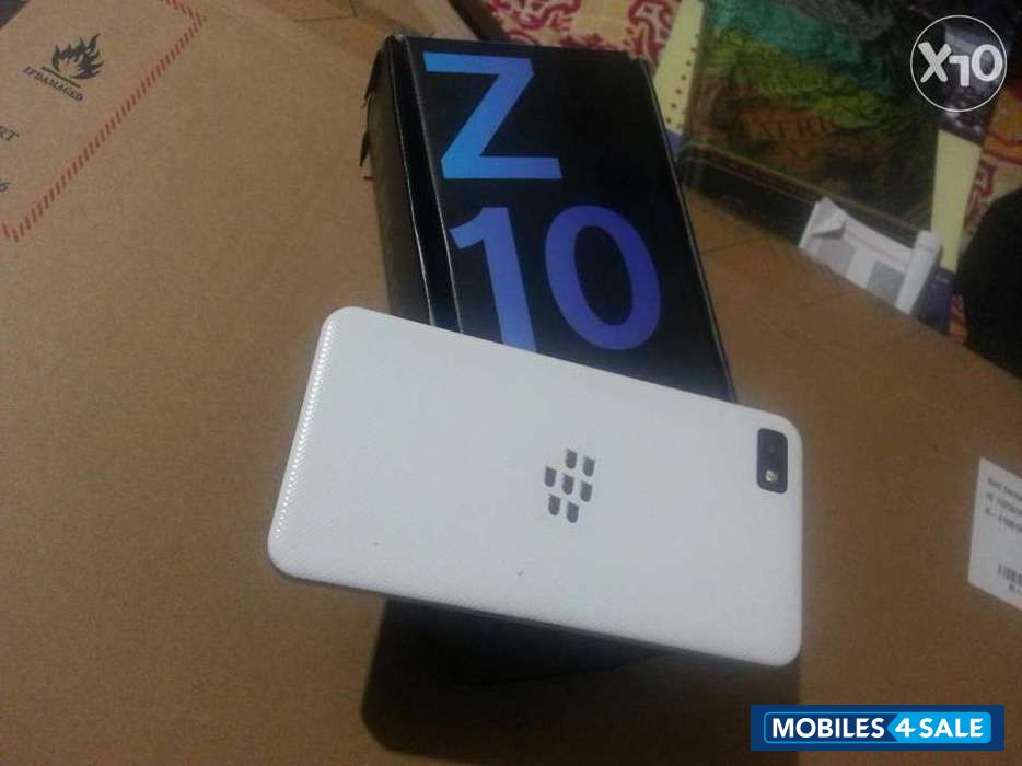 White BlackBerry Z10