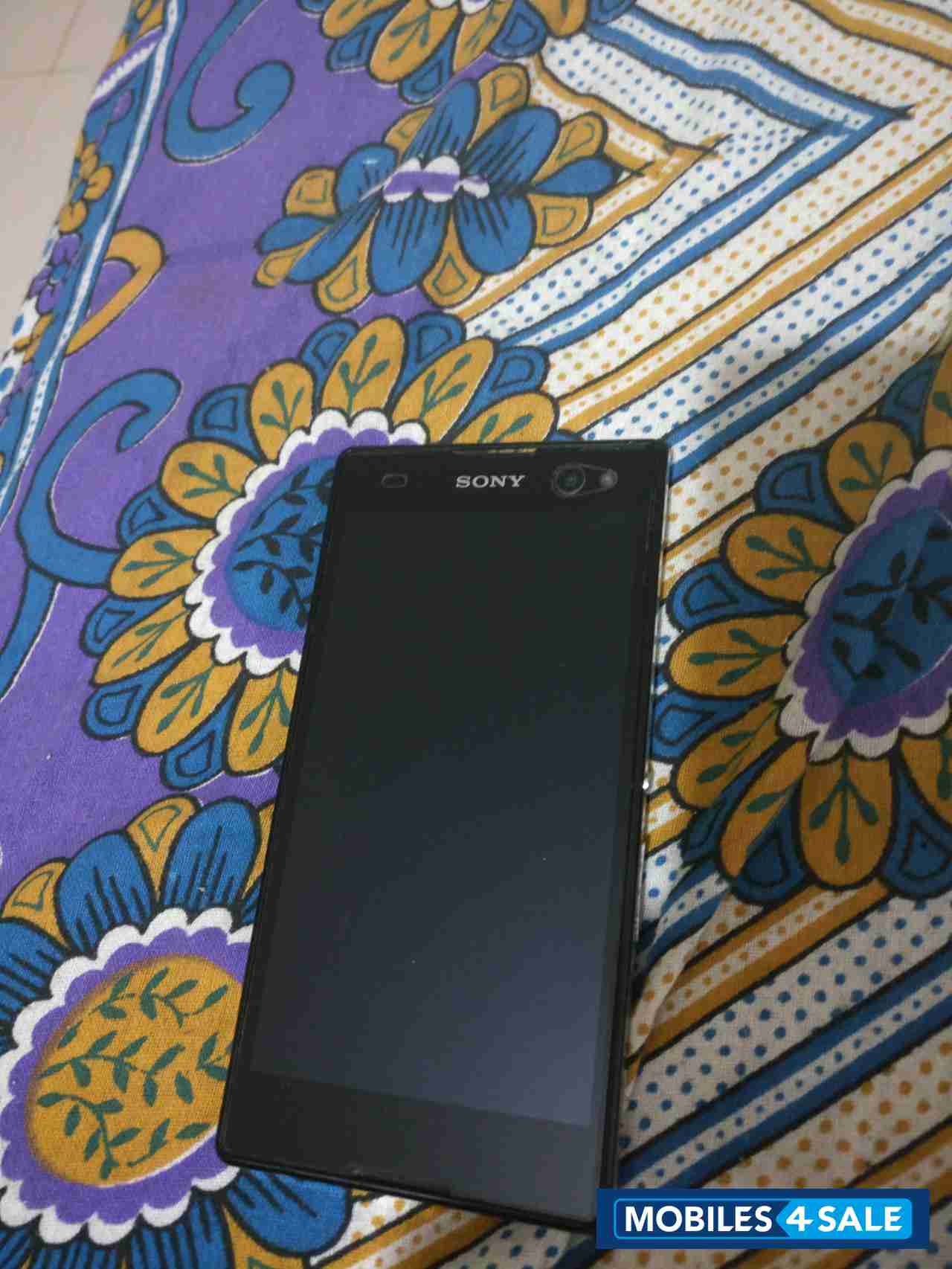 Black Sony Xperia