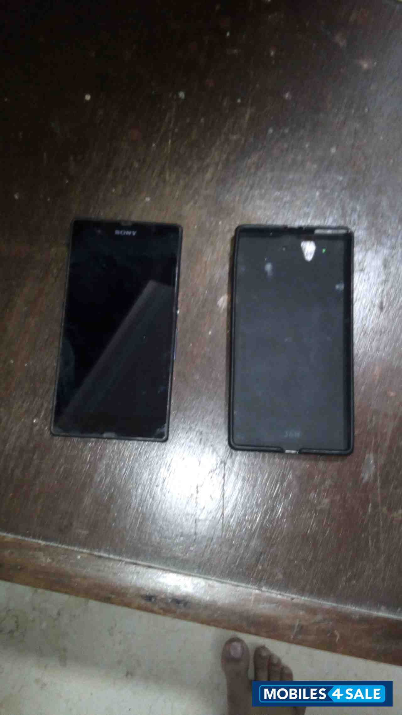 Black Sony Xperia Z