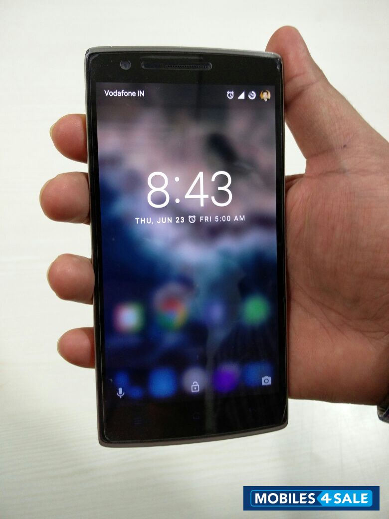 Sandstone Black OnePlus One