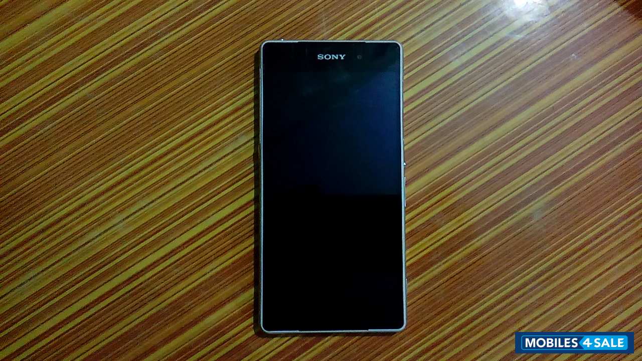 White Sony Xperia Z2