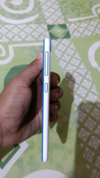 White HTC Desire 820