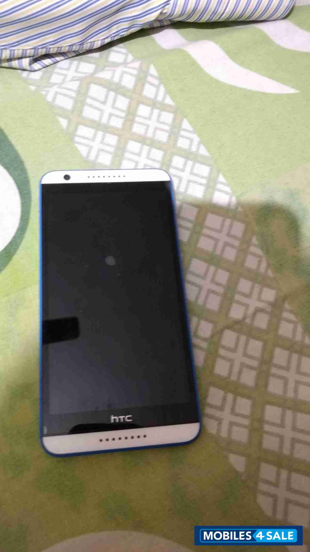 White HTC Desire 820