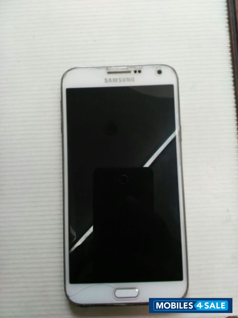 White Samsung Galaxy E7