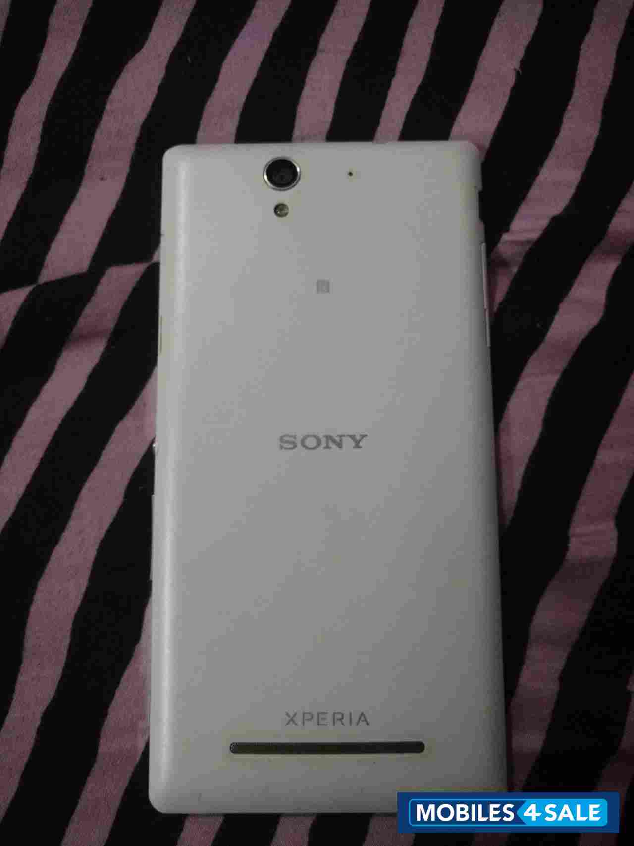 White Sony Xperia C3