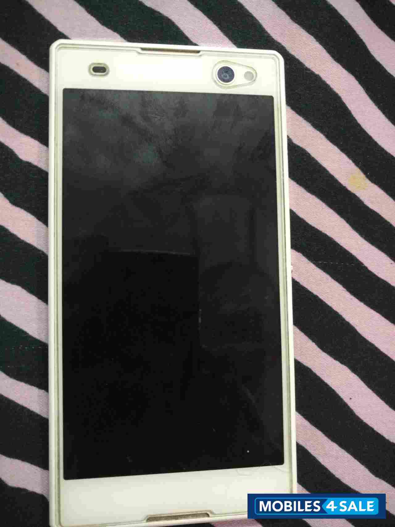 White Sony Xperia C3