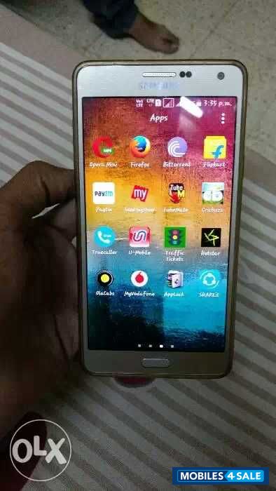 Gold Samsung Galaxy A7