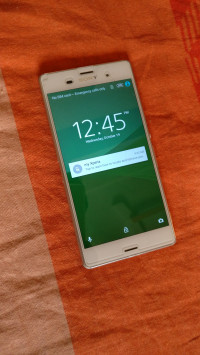 White Sony Xperia Z3