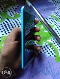 Blue HTC Desire 826x