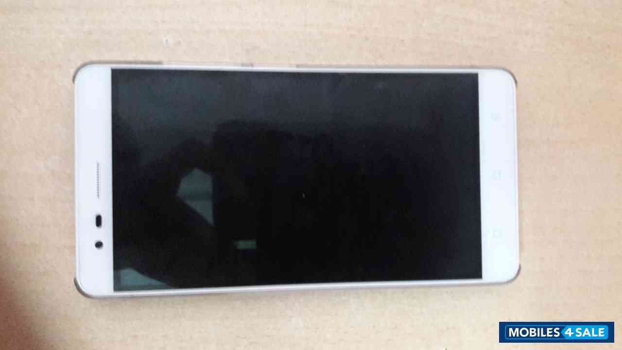 White Lenovo Vibe K5 Note