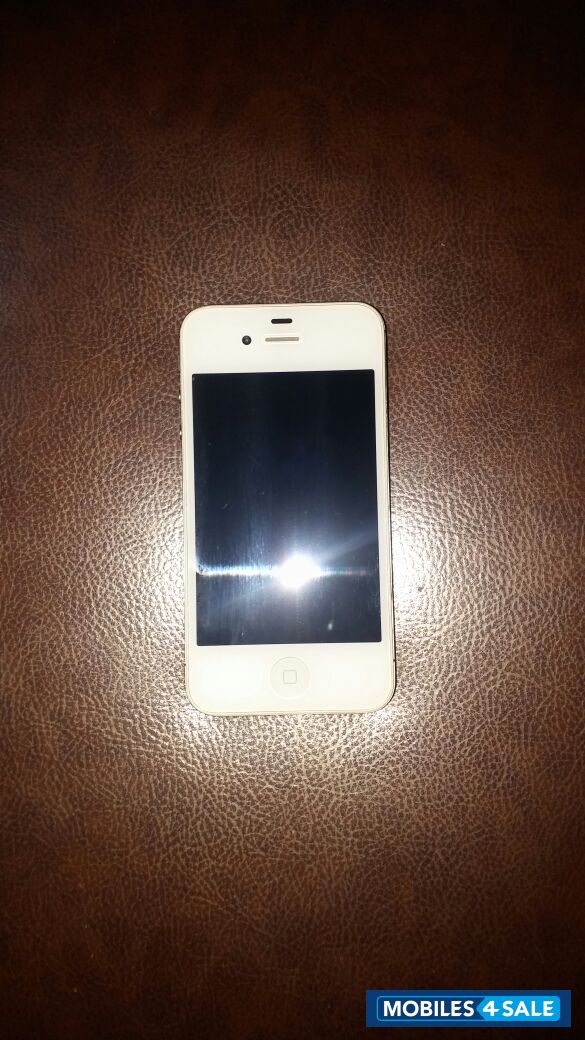 White Apple iPhone 4S