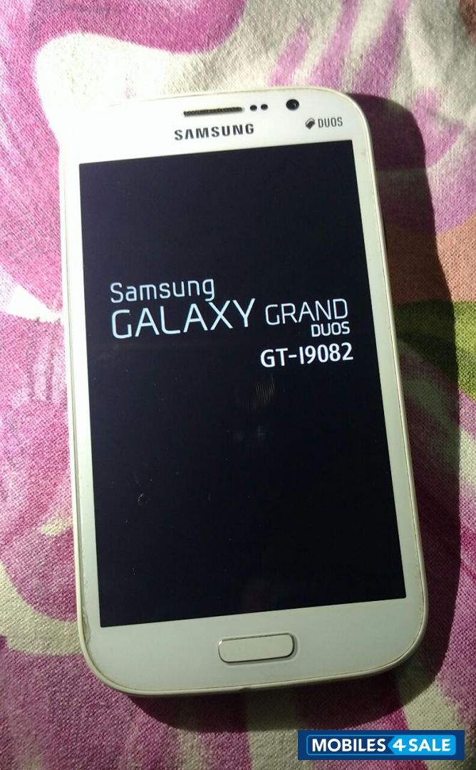 White Samsung Galaxy Grand GT-I9082