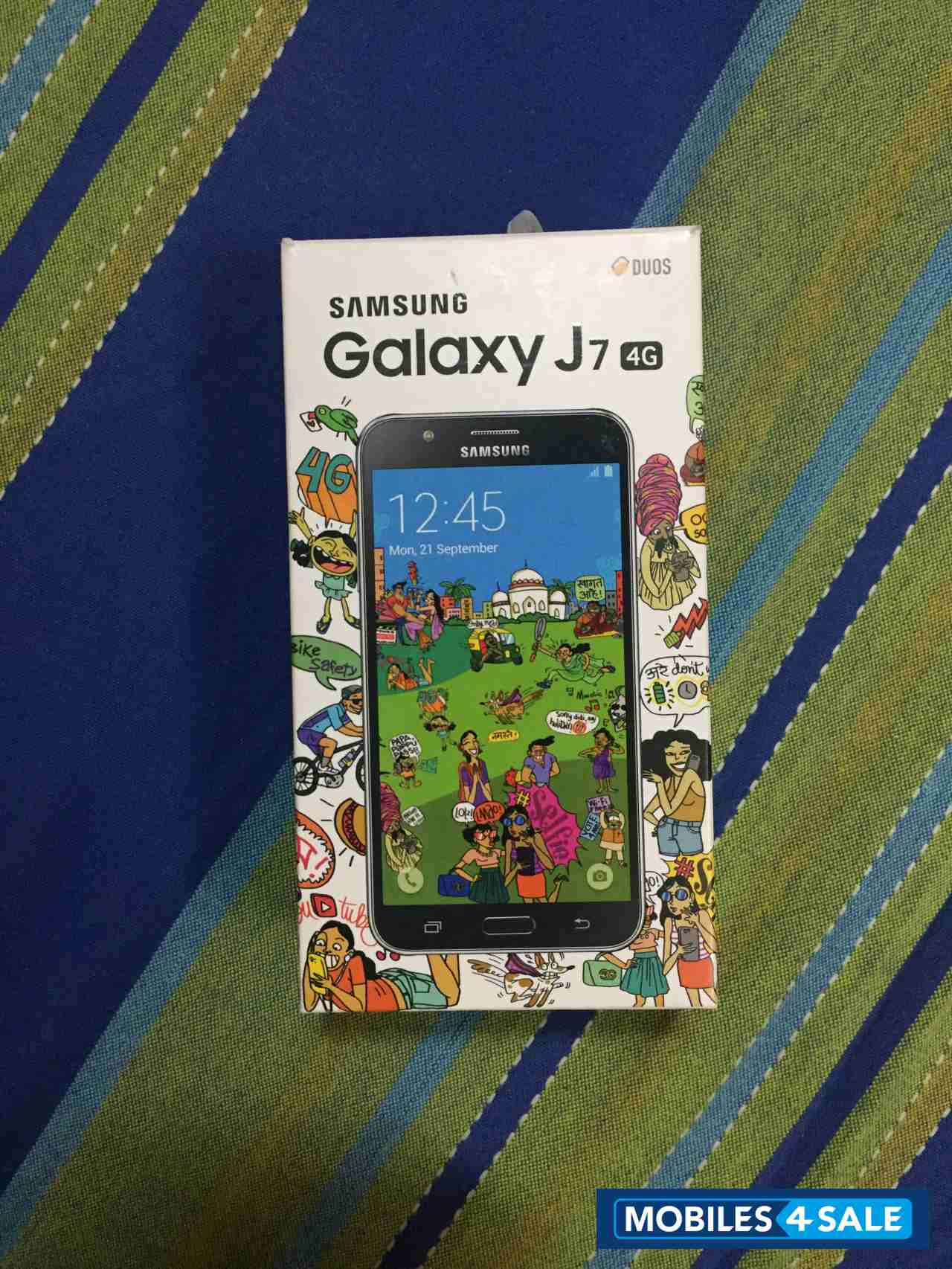 Gold Samsung Galaxy J7