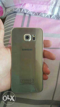 Gold Samsung Galaxy S6