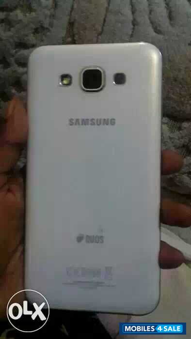 White Samsung Galaxy E7