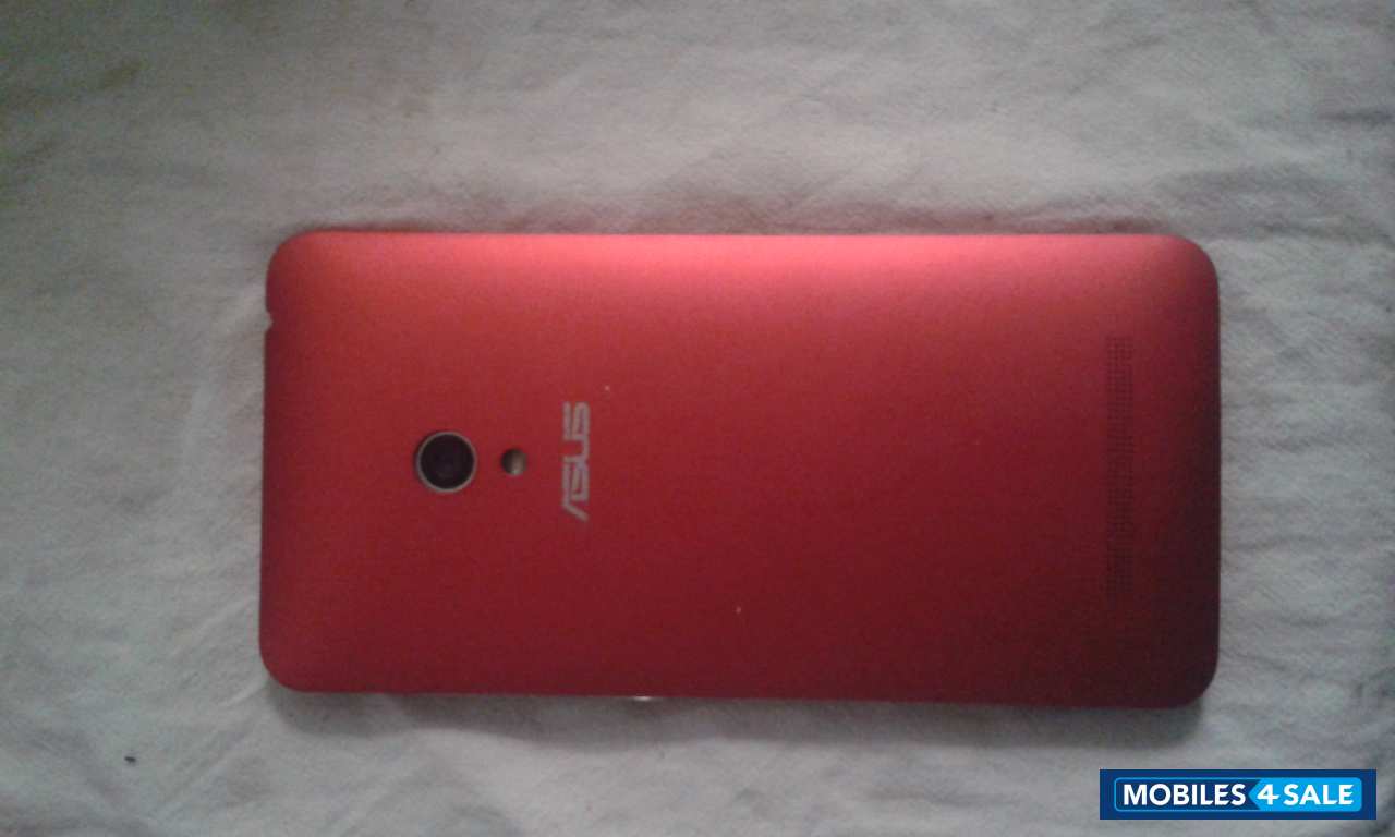 Red Asus Zenfone 5