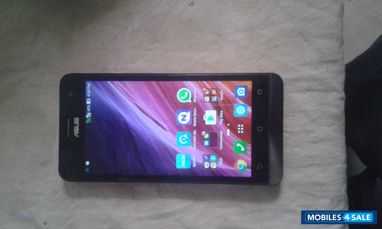 Red Asus Zenfone 5