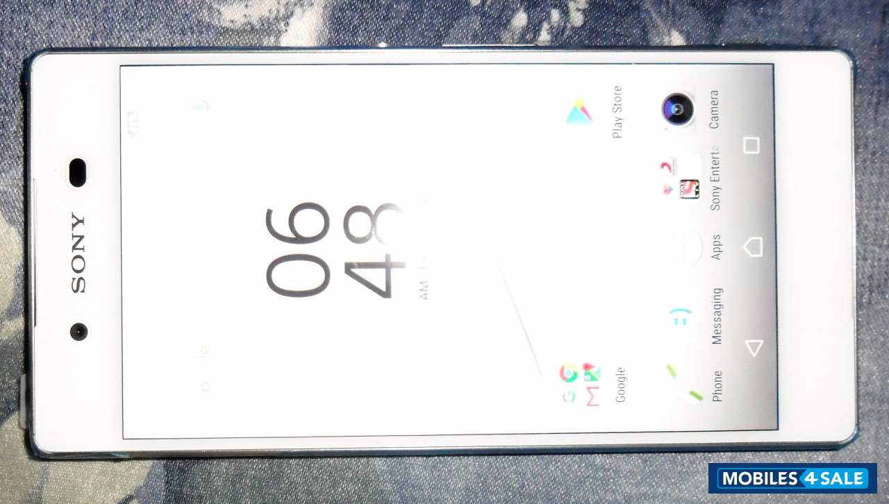White Sony Xperia Z3 Plus