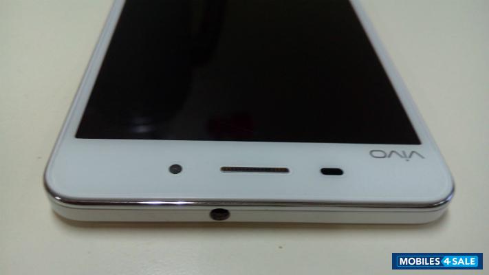 White & Gold Vivo V5