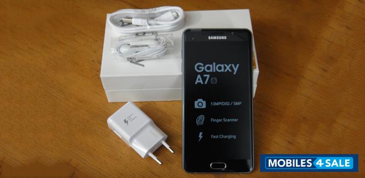 Black Samsung Galaxy A7 2016