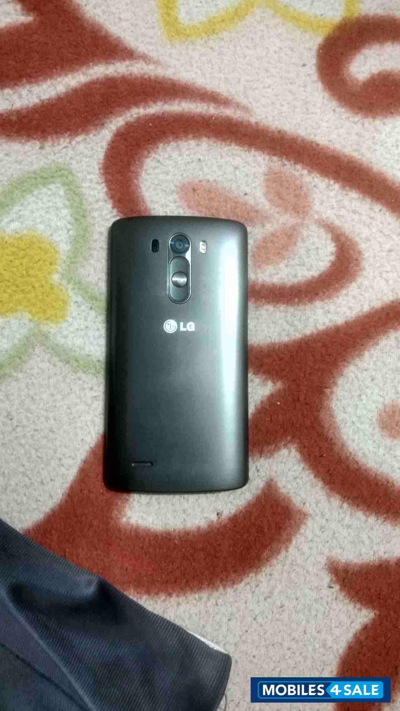 Metallic Black LG G3