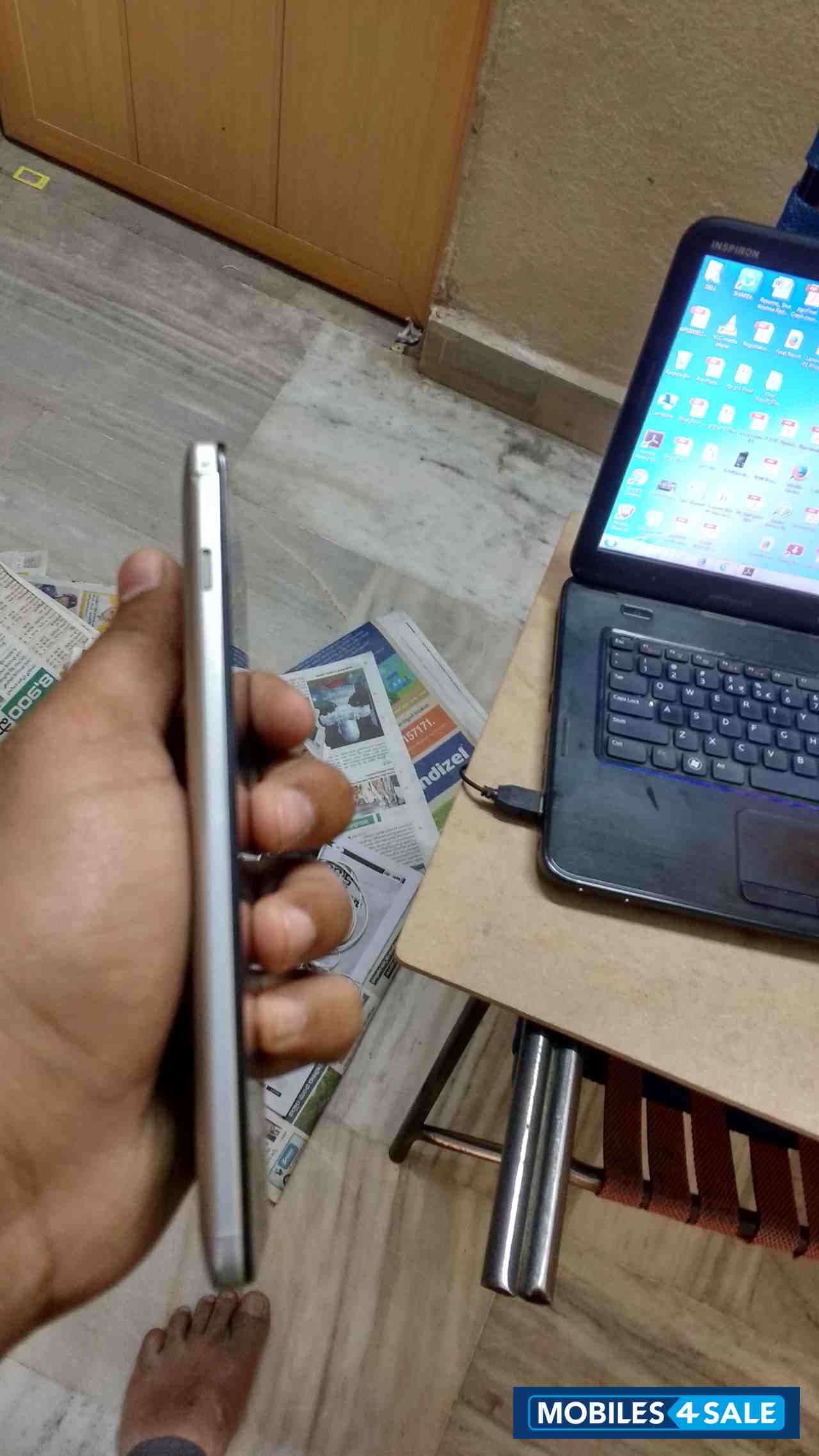 Silver Lenovo Vibe P1