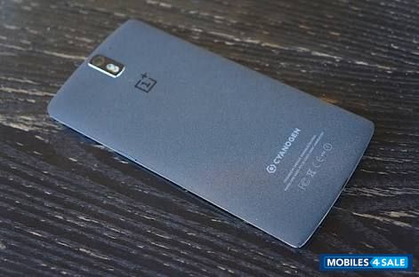 Sandstone Black OnePlus One