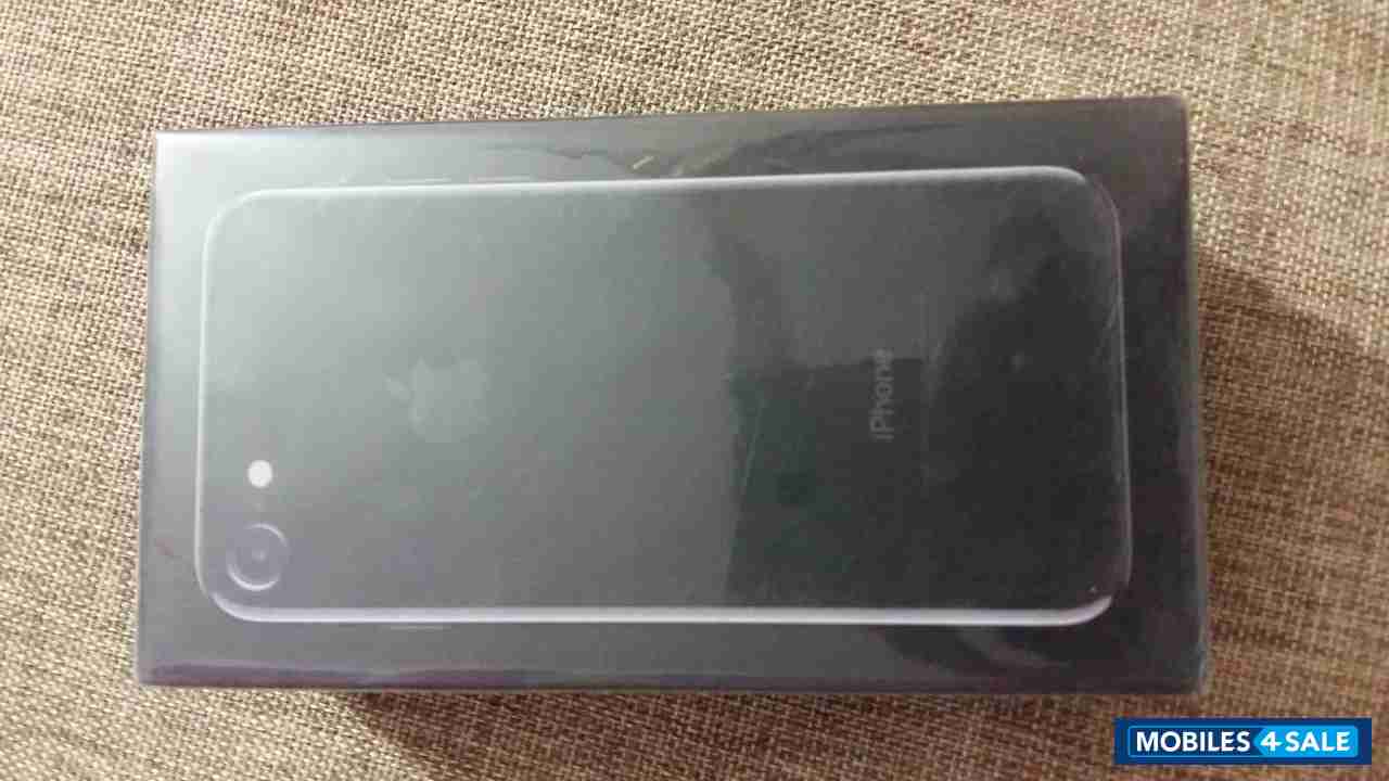 Jet Black Apple iPhone 7