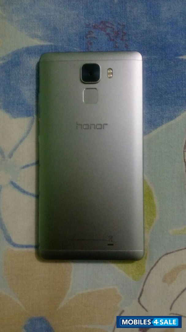 Silver Huawei Honor 7