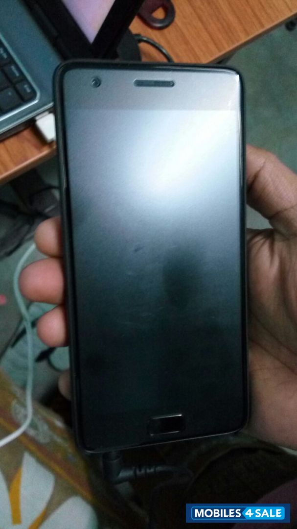 Black Lenovo Z2 Plus