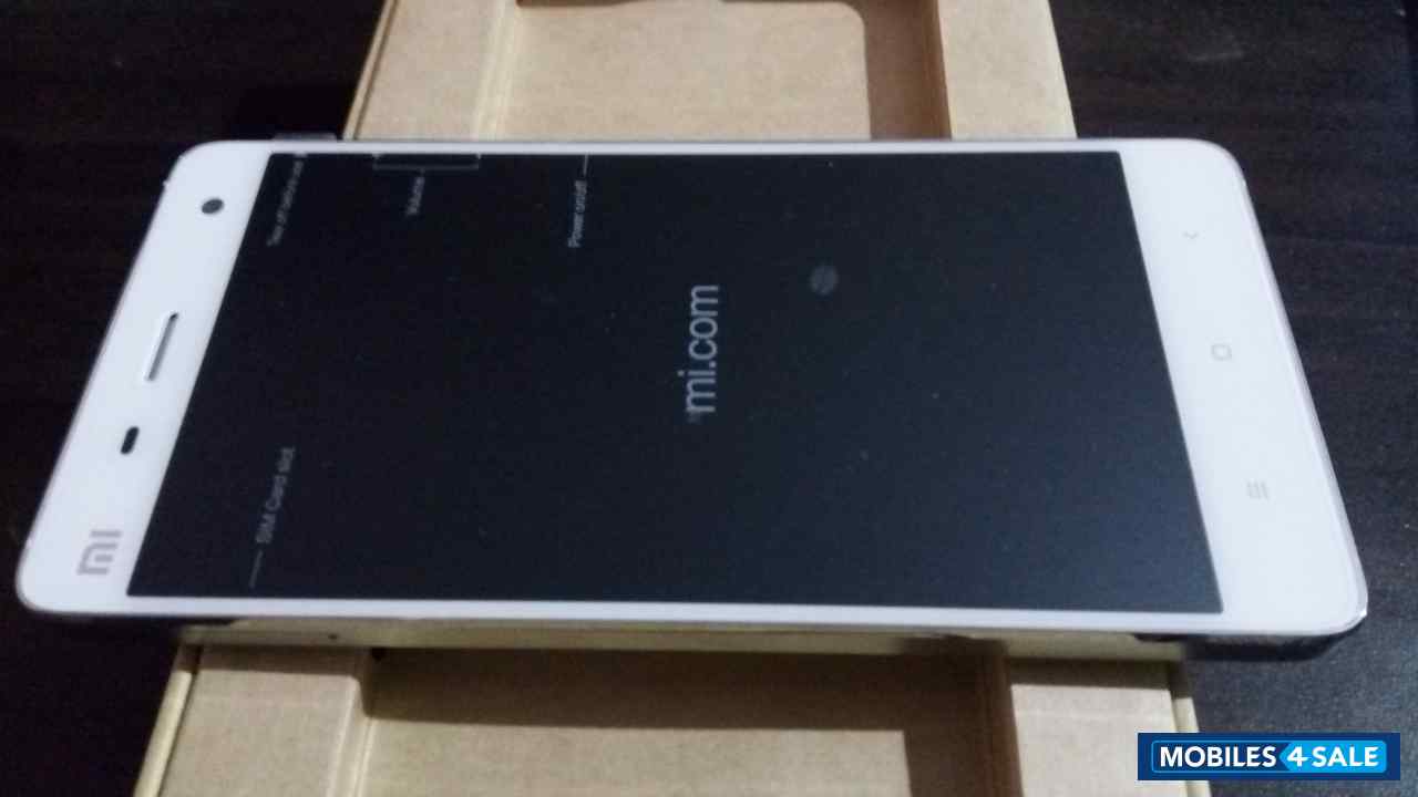 White Xiaomi MI-4