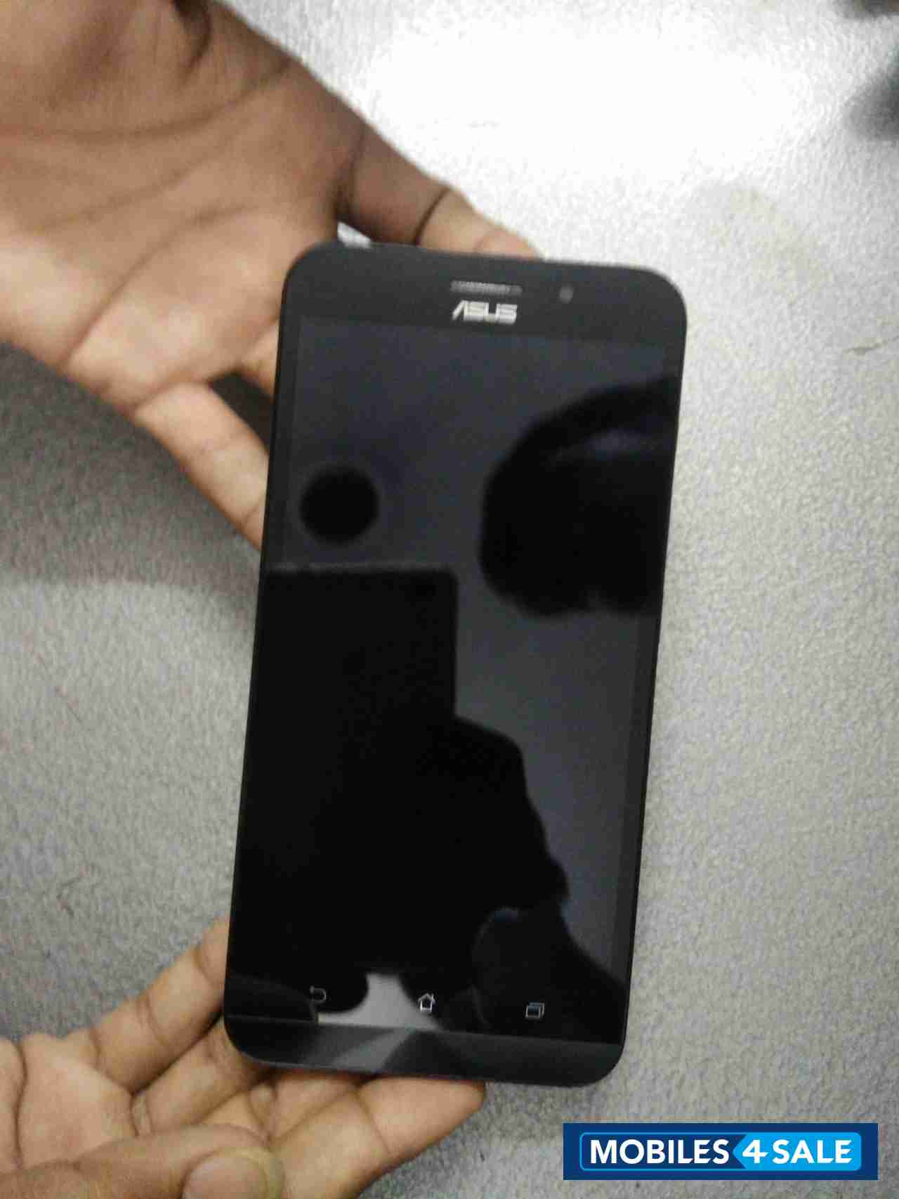 Black Asus Zenfone Max