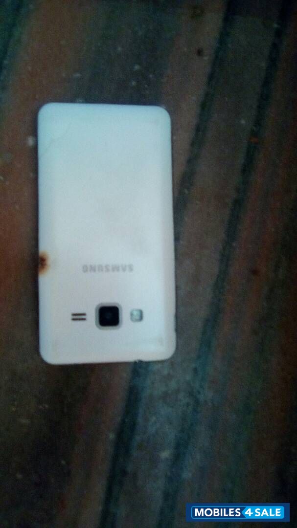 White Samsung Z1 Tizen