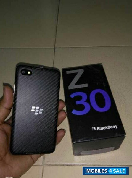 Black BlackBerry Z30