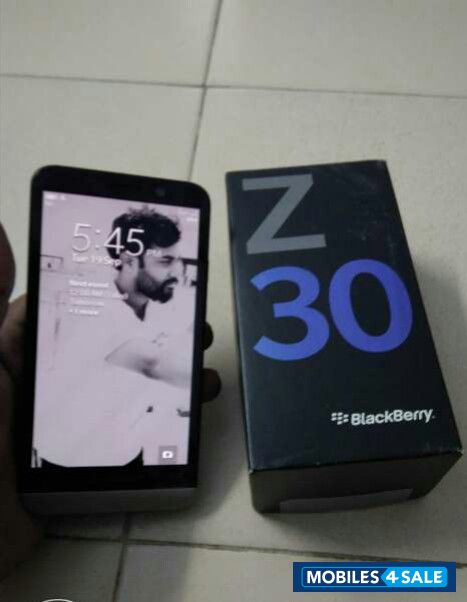 Black BlackBerry Z30