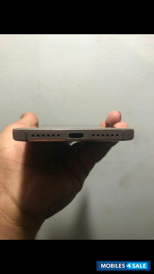 Rosegold LeEco Le 2