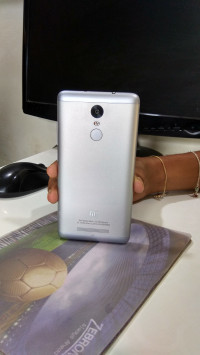 Silver Xiaomi Redmi Note 3