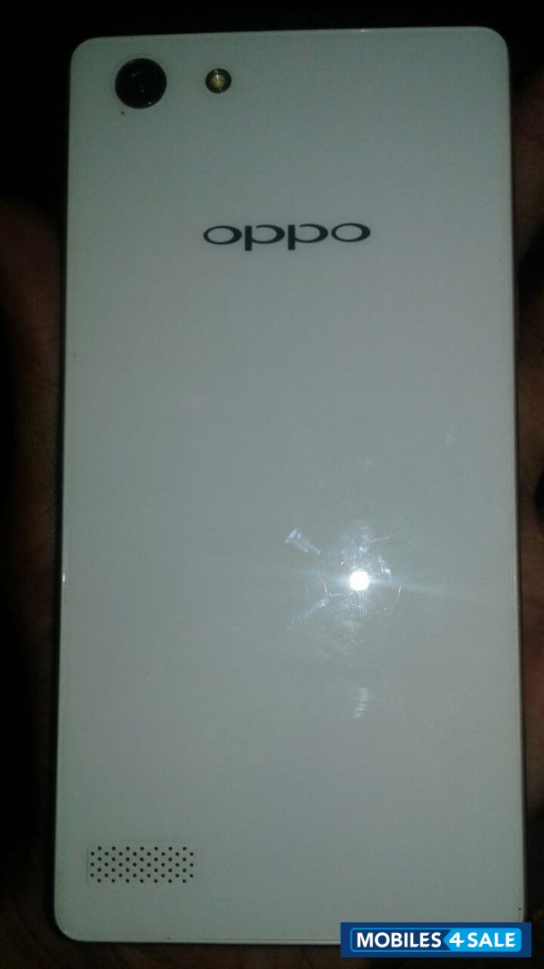 White Oppo Neo 7