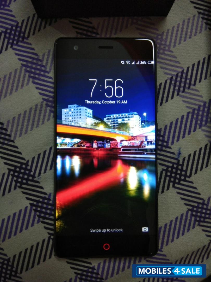 Black ZTE Nubia Z17