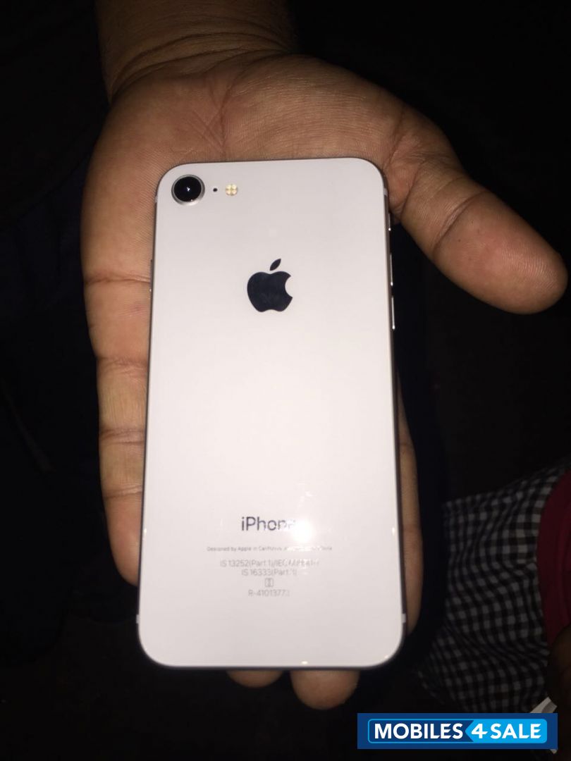 White Apple iPhone 8