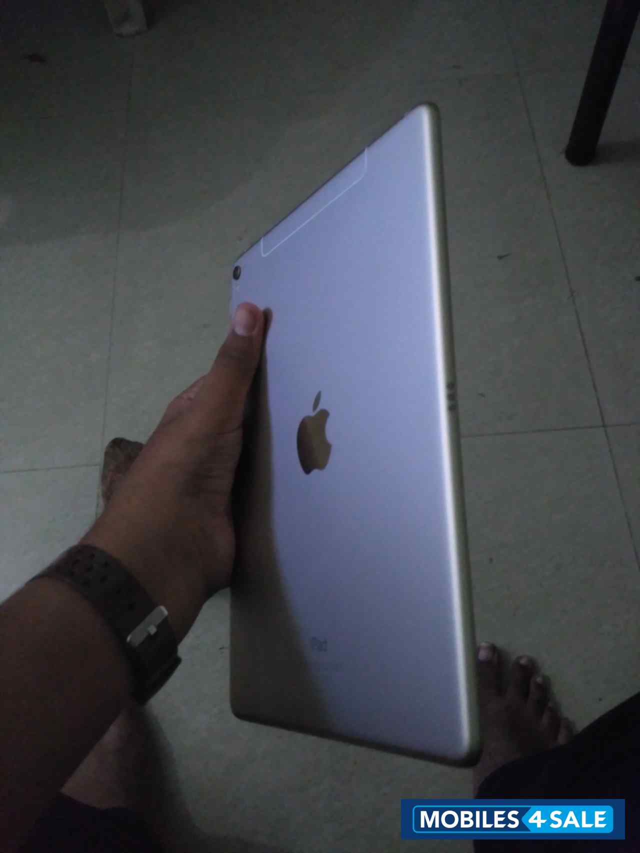 Gold Apple iPad Pro 9.7