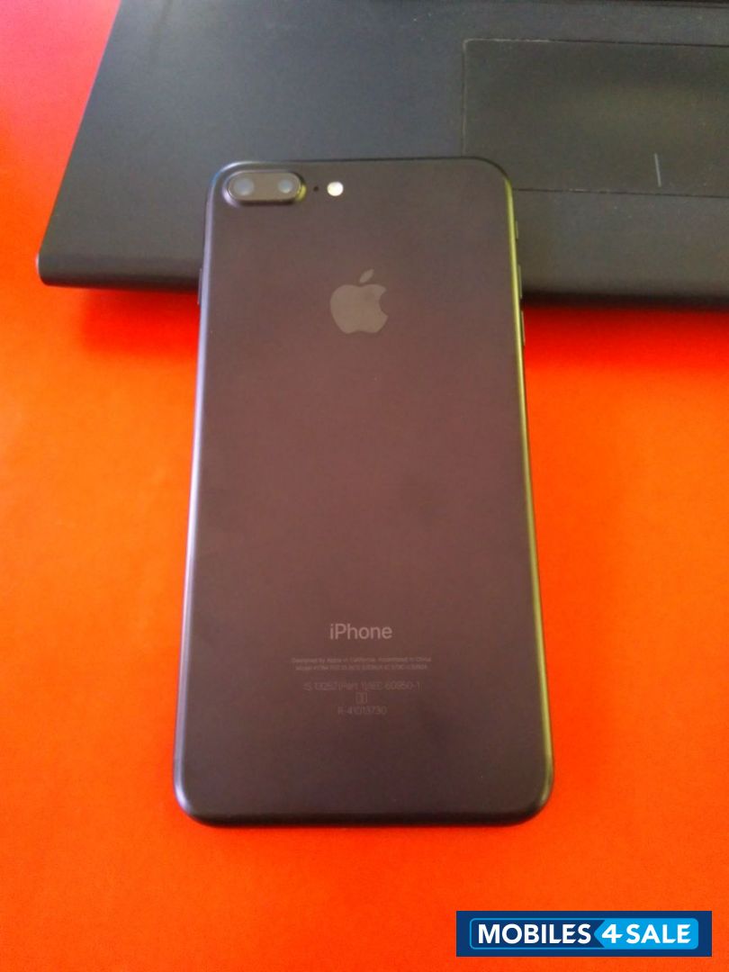 Black Apple iPhone 7 Plus