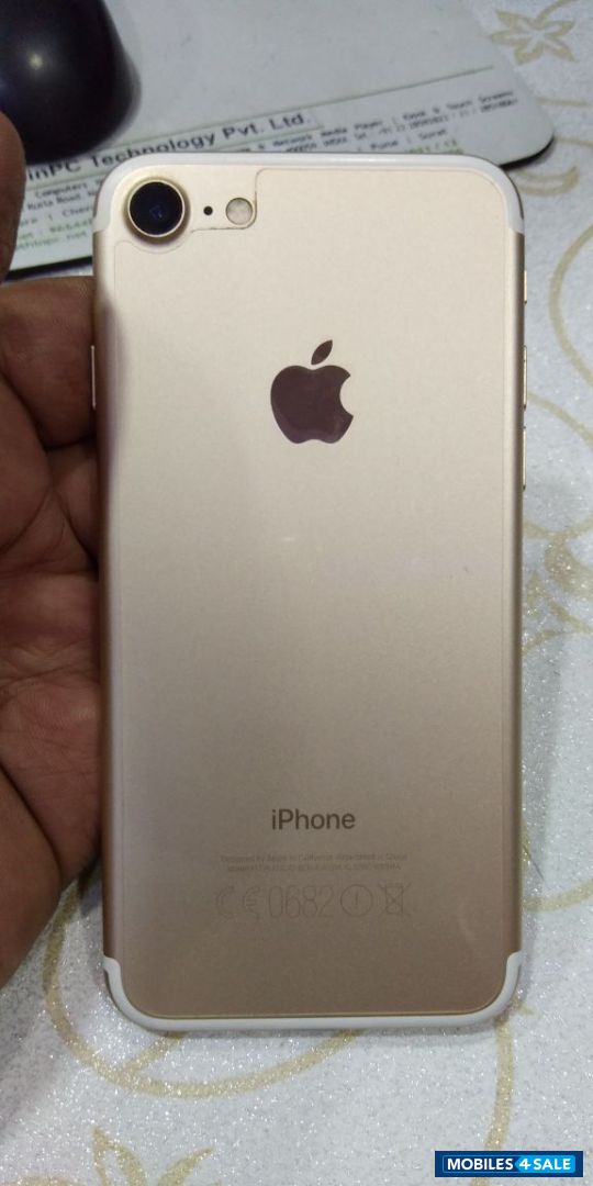 Gold Apple iPhone 7