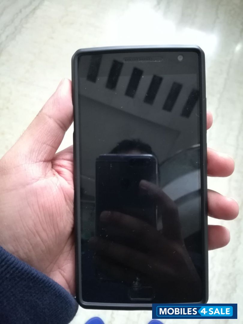 Black OnePlus Two