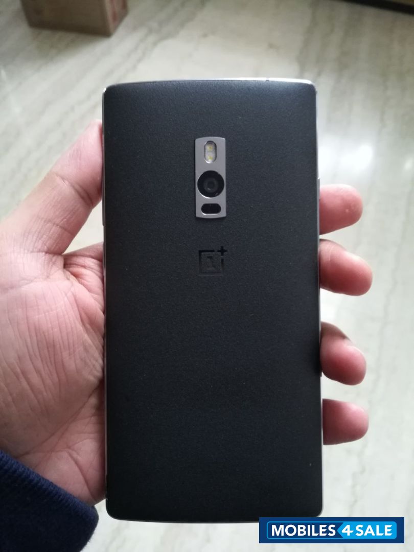 Black OnePlus Two