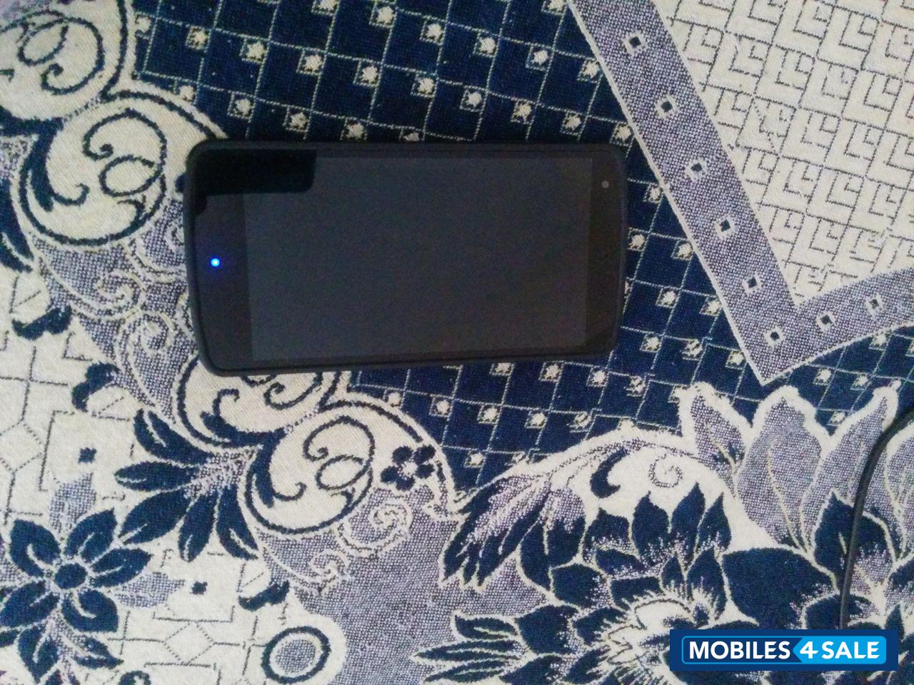 Black Google Nexus 5