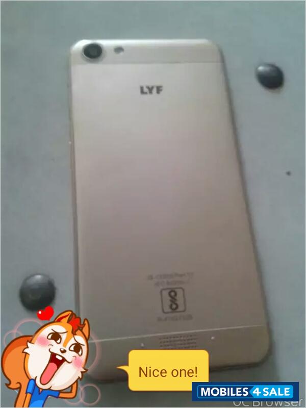 Lyf  Water 11