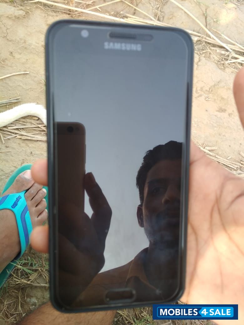 Black Samsung  Galaxy on7 prime